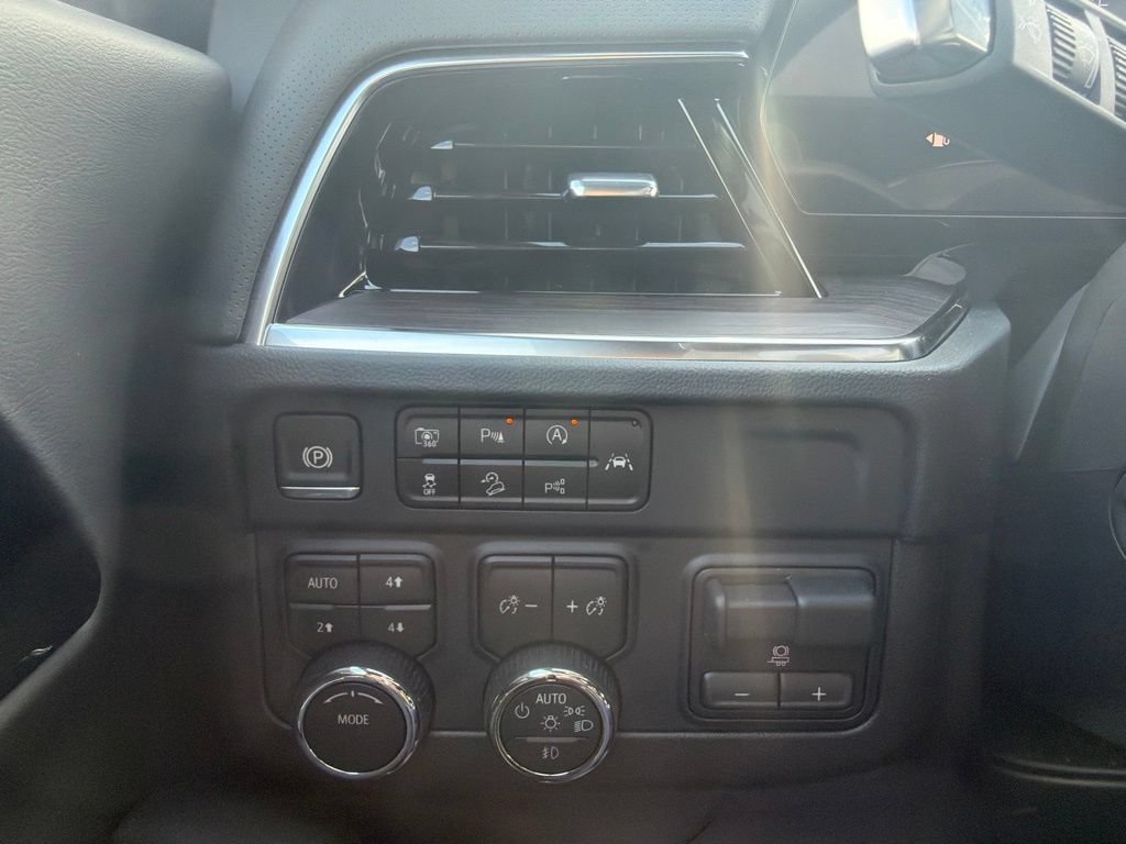2026 Chevrolet Tahoe Premier - Photo 14