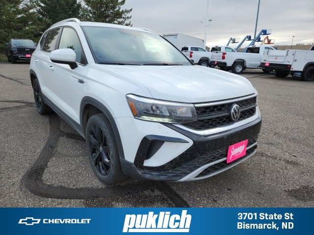 2022 Volkswagen Taos SE's photo