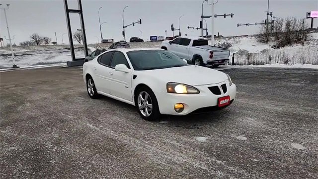 Used 2008 Pontiac Grand Prix GXP with VIN 2G2WC55C581158694 for sale in Bismarck, ND