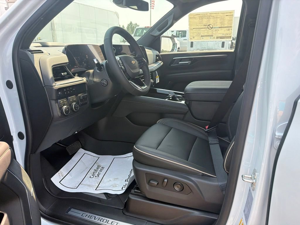 2026 Chevrolet Suburban Premier - Photo 30