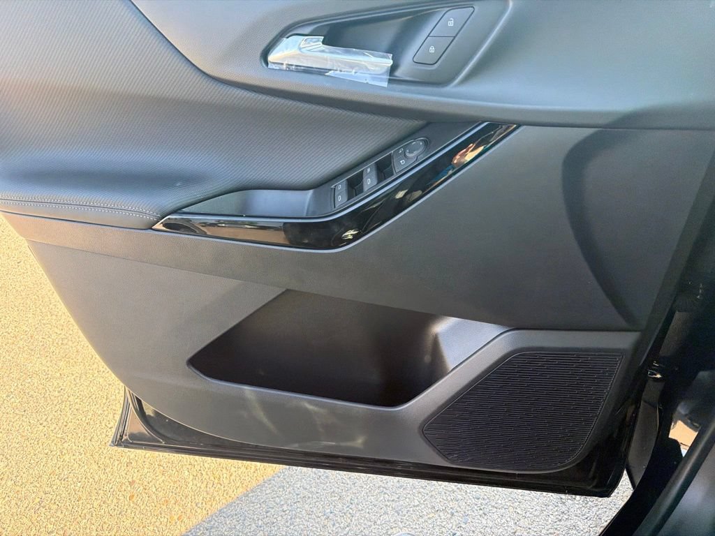 2027 Chevrolet Equinox LT - Photo 24