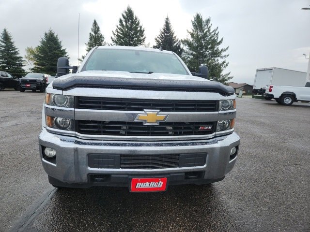 2015 Chevrolet Silverado 2500HD LT photo 2
