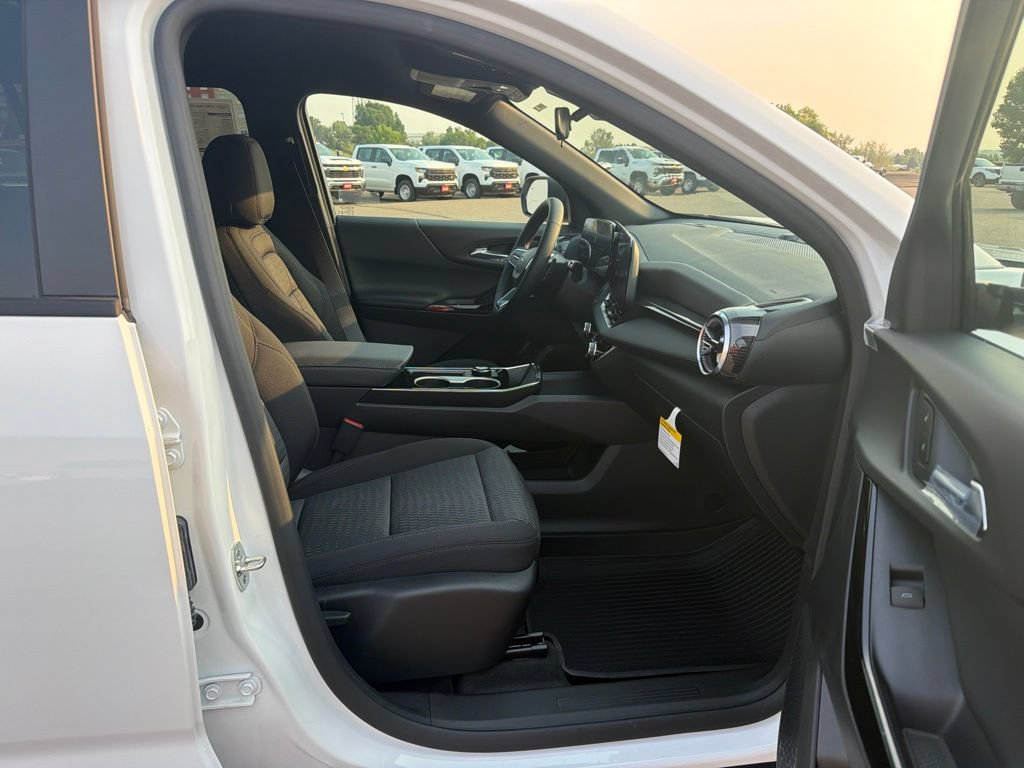 2027 Chevrolet Equinox LT - Photo 31