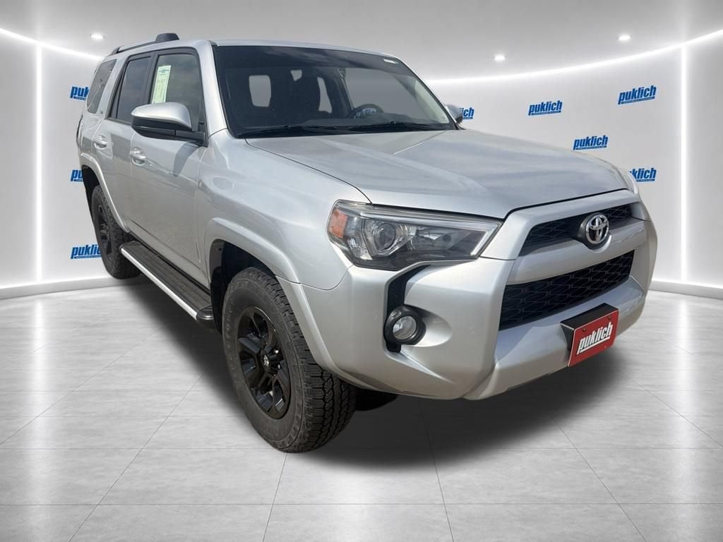 2019 Toyota 4Runner SR5 - Photo 3