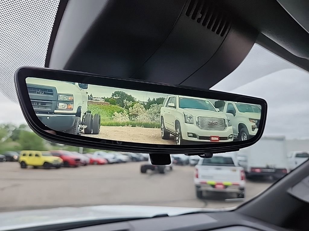 2025 Chevrolet Suburban Z71 - Photo 24