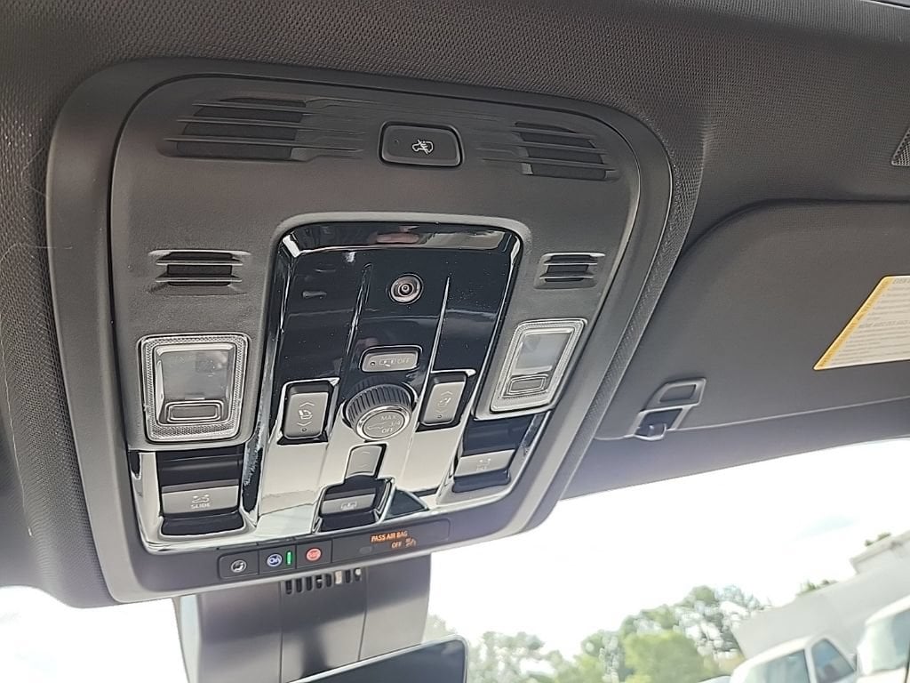 2026 Chevrolet Suburban High Country - Photo 24