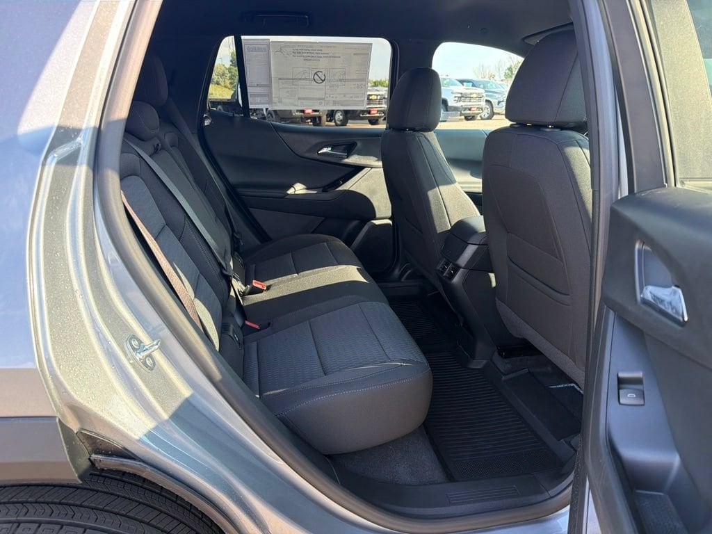 2027 Chevrolet Equinox LT - Photo 32