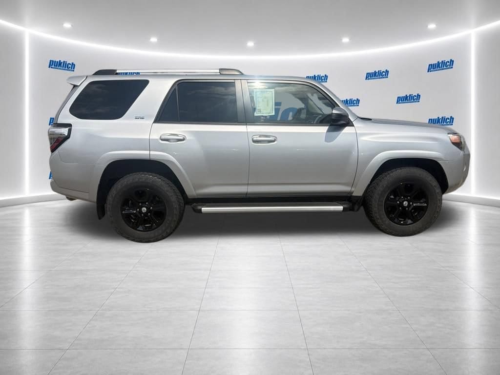 2019 Toyota 4Runner SR5 - Photo 4