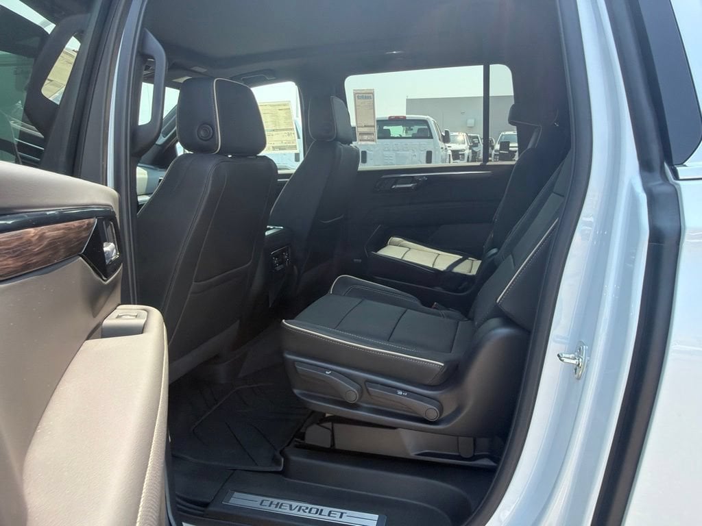 2026 Chevrolet Suburban Premier - Photo 31