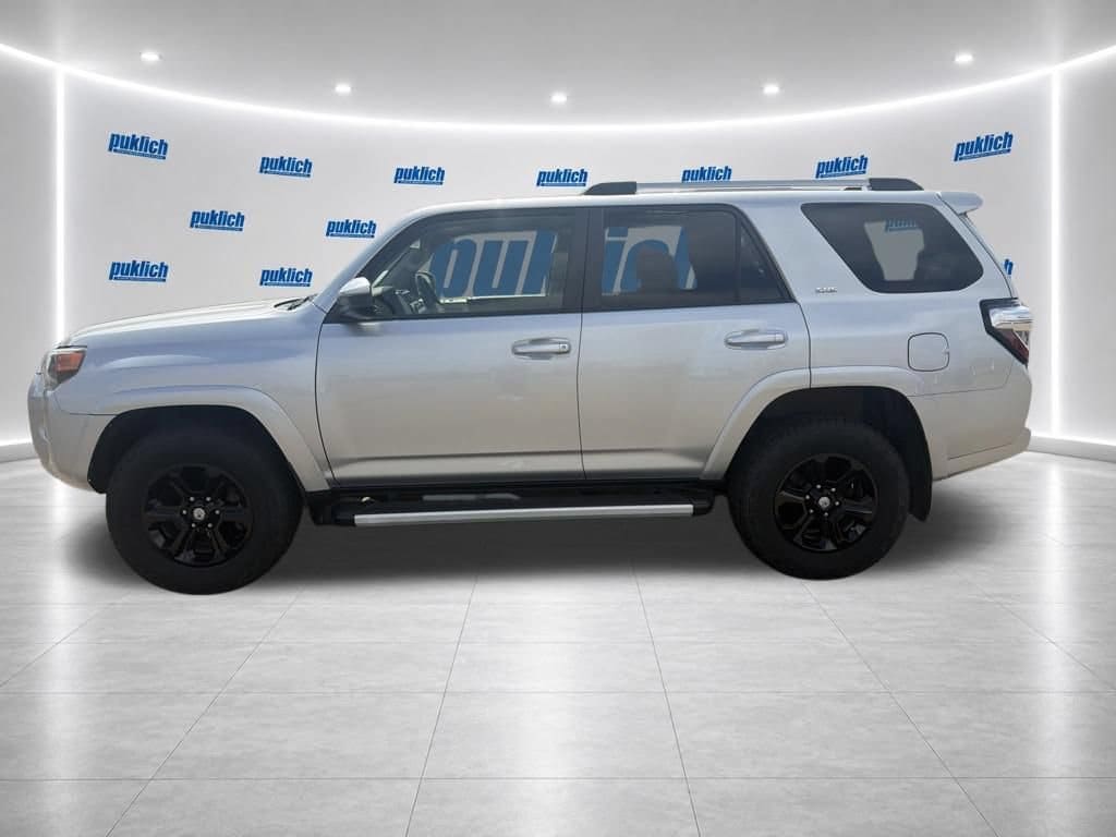 2019 Toyota 4Runner SR5 - Photo 8