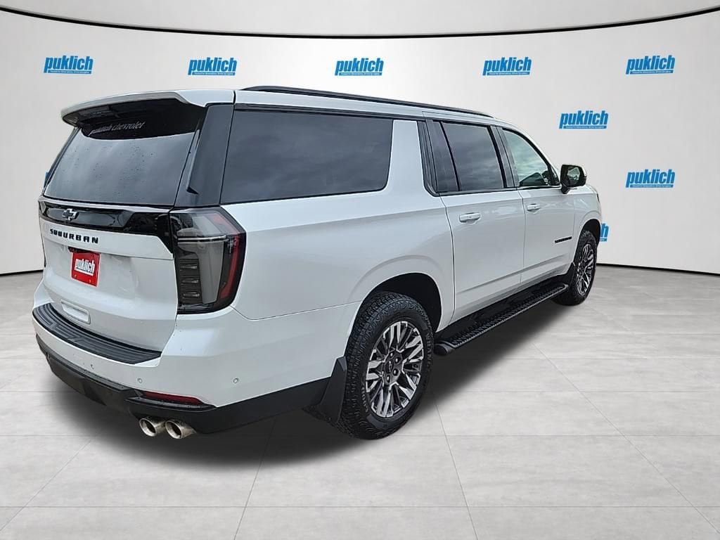 2025 Chevrolet Suburban Z71 - Photo 8