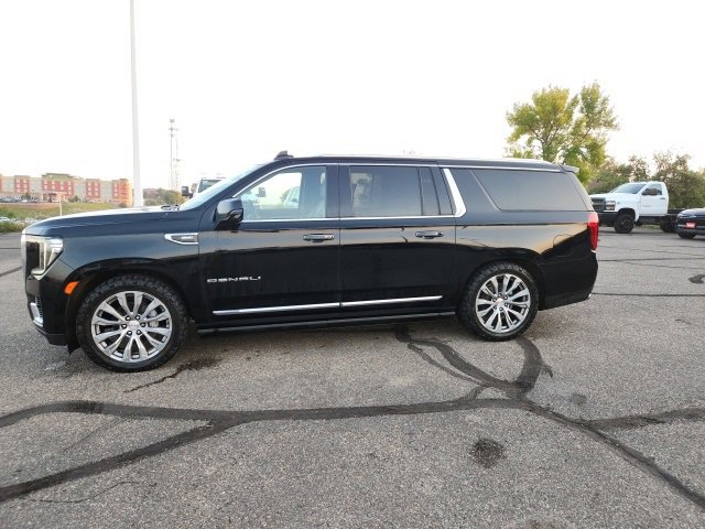 2021 Gmc Yukon XL Denali photo 3