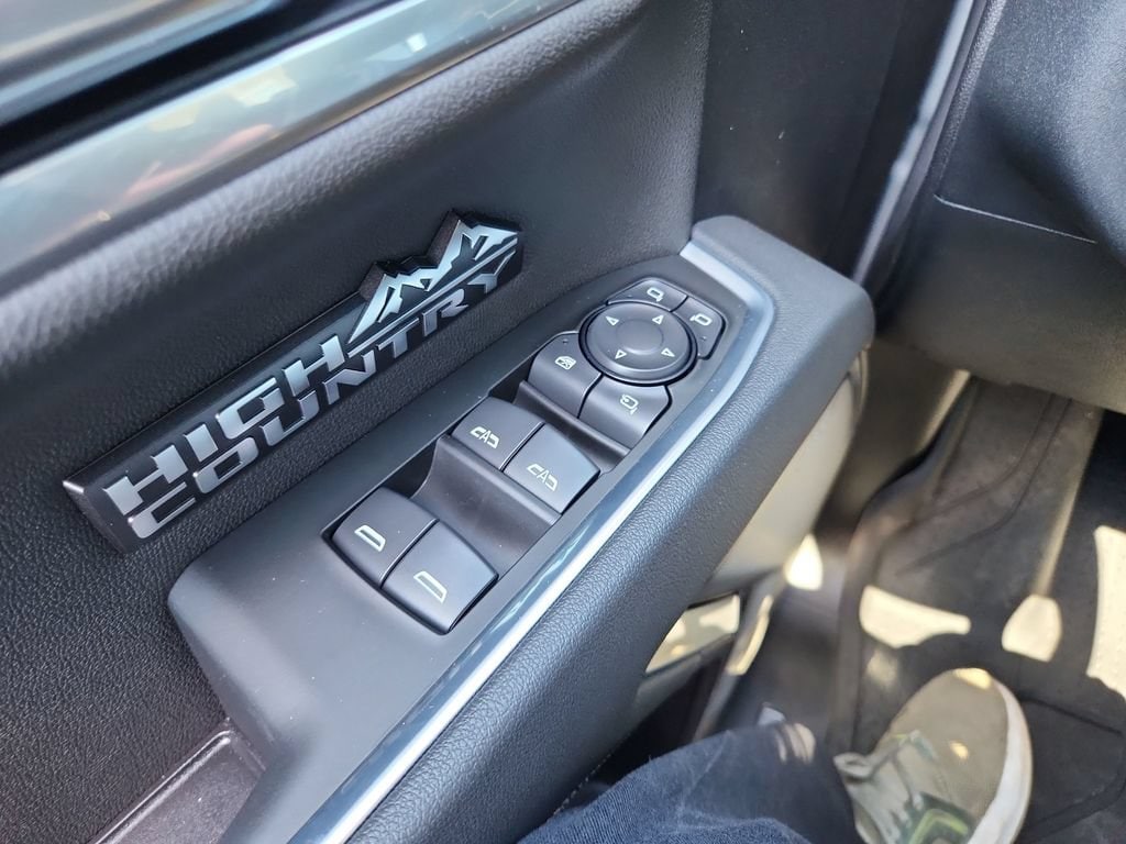 2026 Chevrolet Silverado 1500 High Country - Photo 14