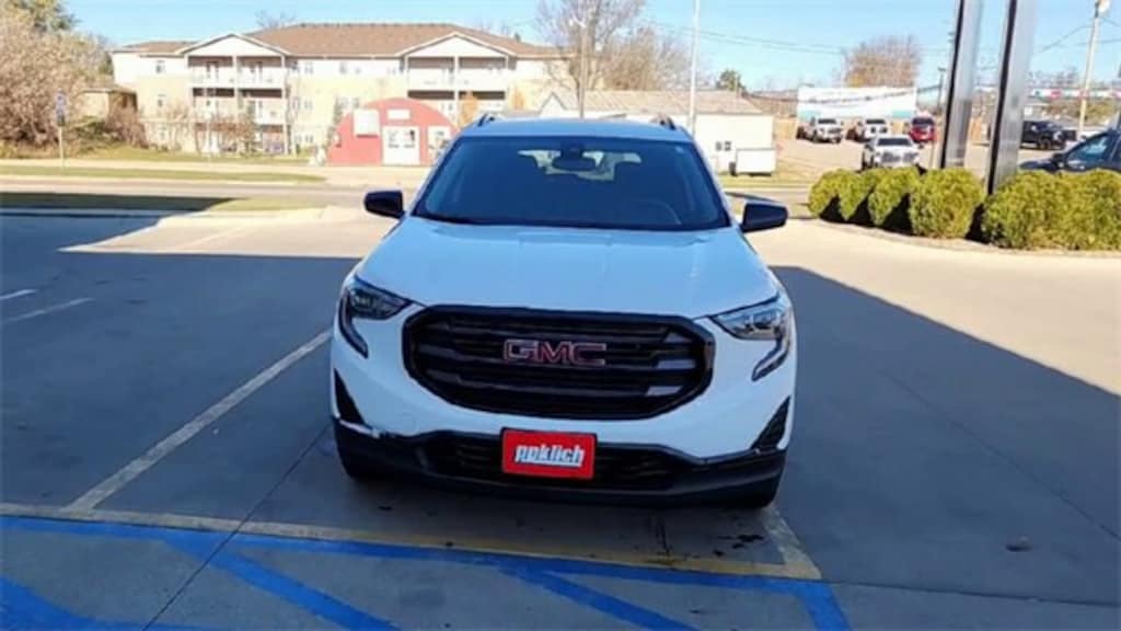 Used 2020 GMC Terrain SLE SUV