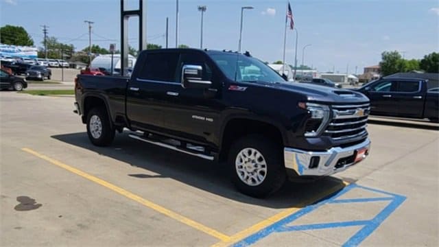 Used 2024 Chevrolet Silverado 2500HD LTZ with VIN 2GC4YPEY3R1109734 for sale in Valley City, ND