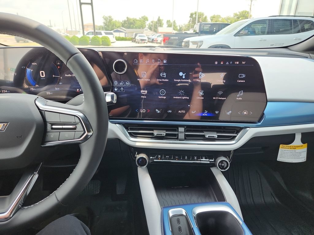 2025 Chevrolet Equinox EV LT - Photo 20