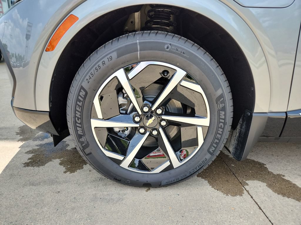 2025 Chevrolet Equinox EV LT - Photo 31