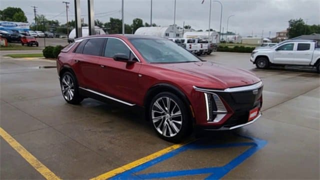 Used 2024 Cadillac LYRIQ Luxury 3 with VIN 1GYKPSRL9RZ110609 for sale in Valley City, ND