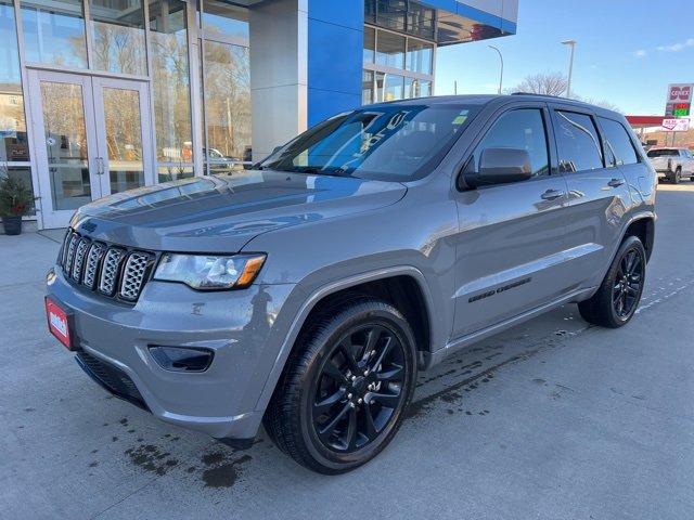 2020 Jeep Grand Cherokee Altitude photo 2