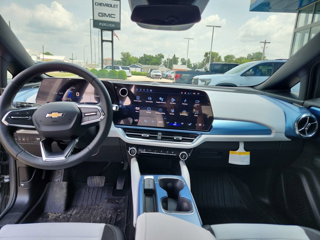 2025 Chevrolet Equinox EV LT - Photo 15