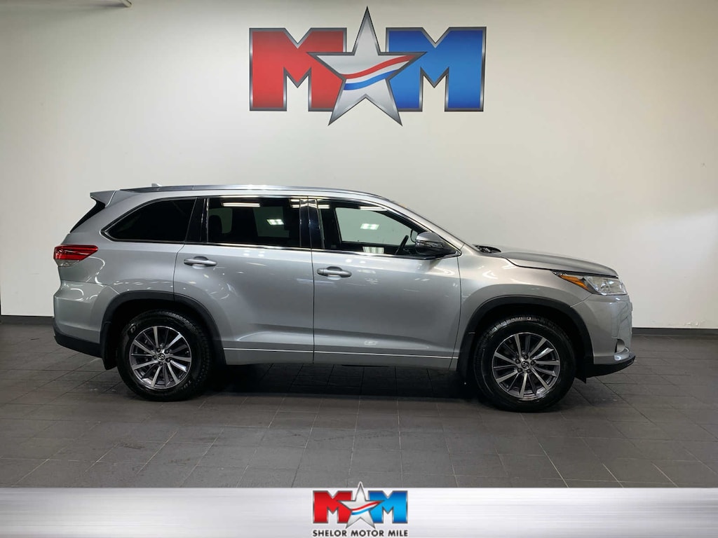 Used 2017 Toyota Highlander XLE V6 SUV