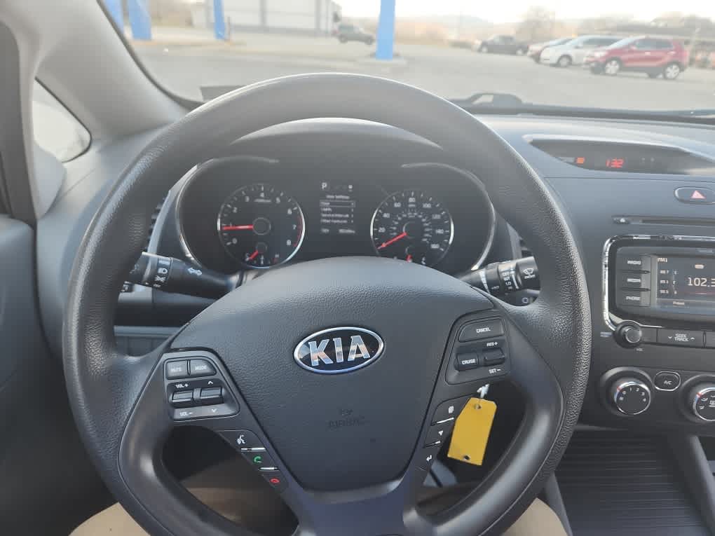 2017 Kia Forte LX photo 4