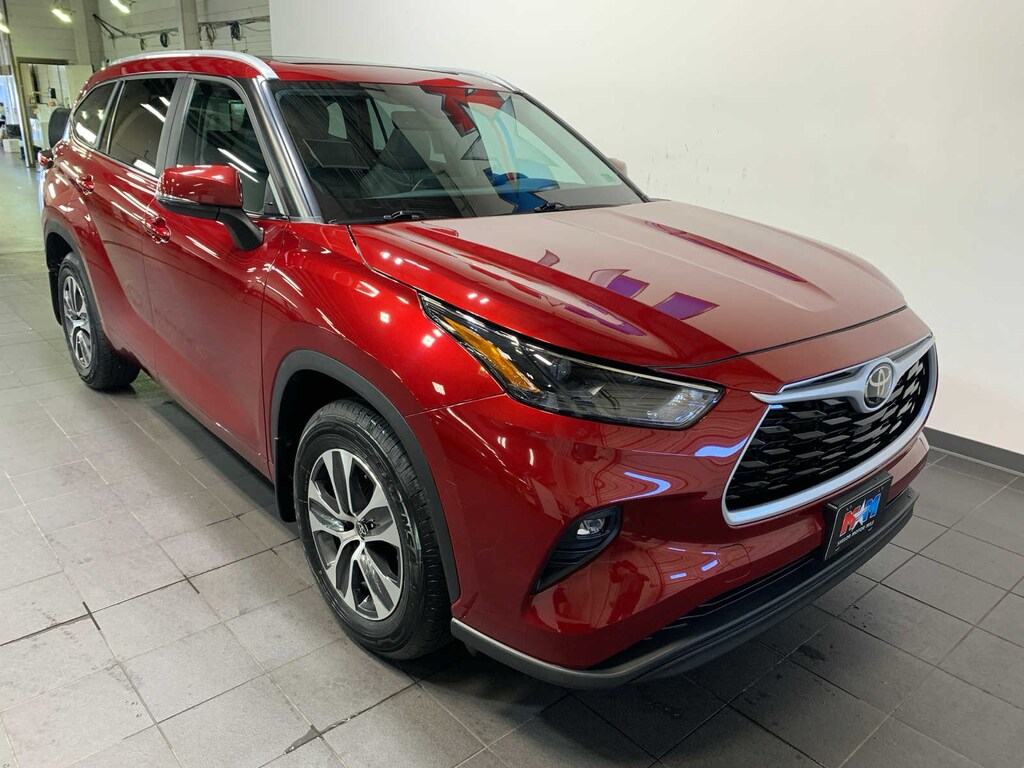 Used 2023 Toyota Highlander XLE SUV