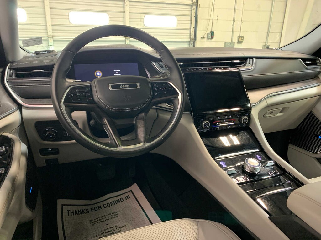 Used 2022 Jeep Grand Cherokee Overland SUV