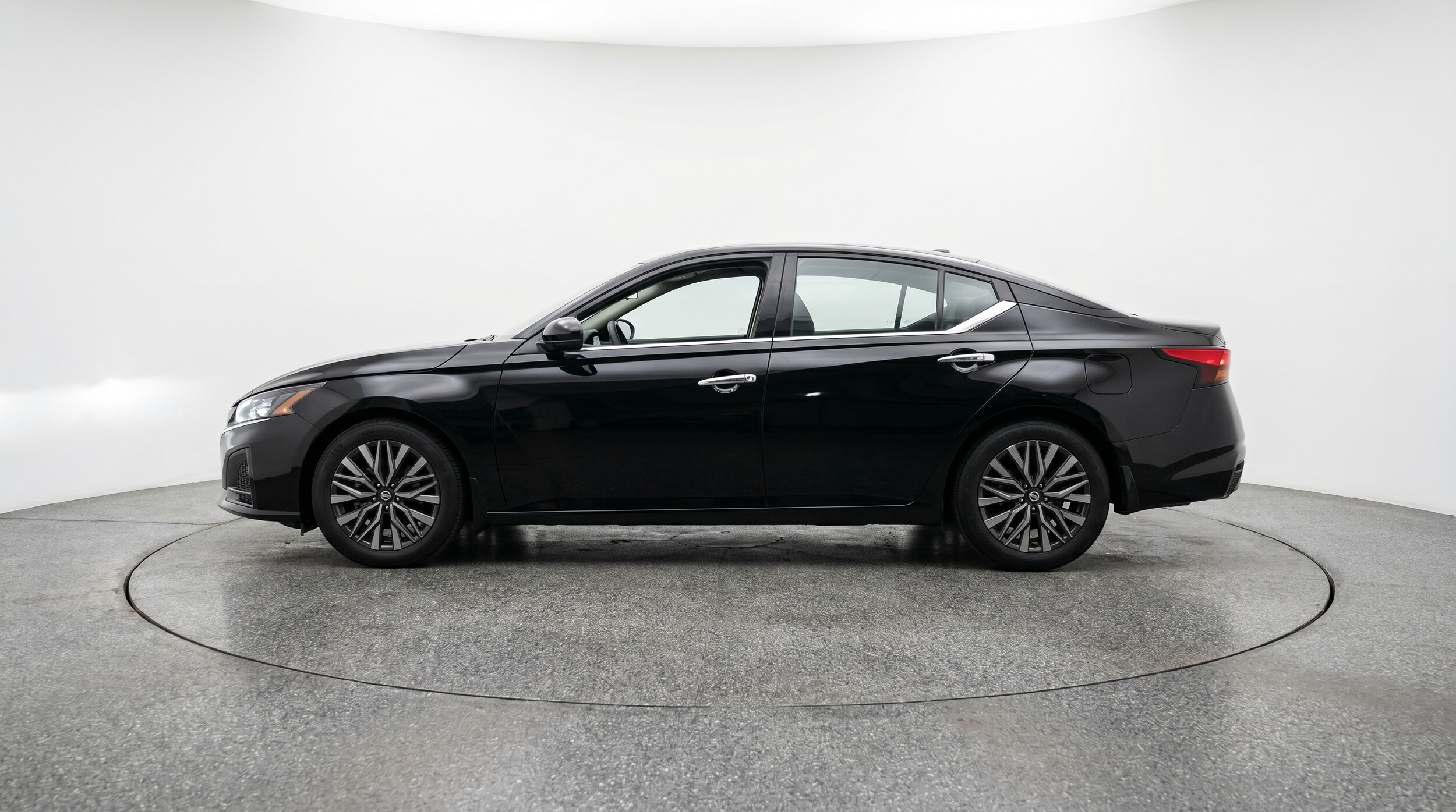 Thumbnail: 2025 Nissan Altima - 4