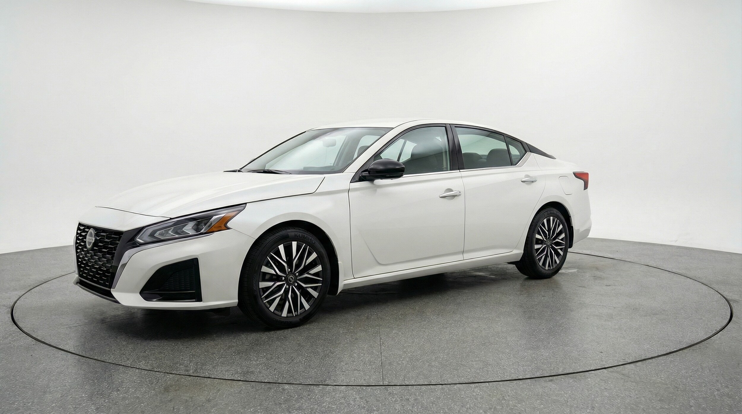 Thumbnail: 2025 Nissan Altima - 3