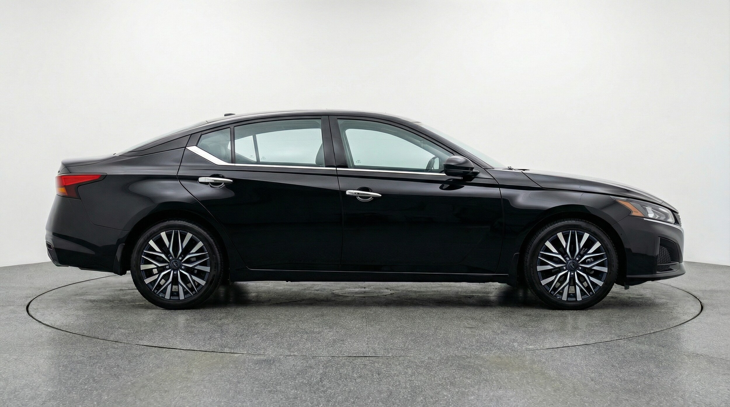 Thumbnail: 2025 Nissan Altima - 8