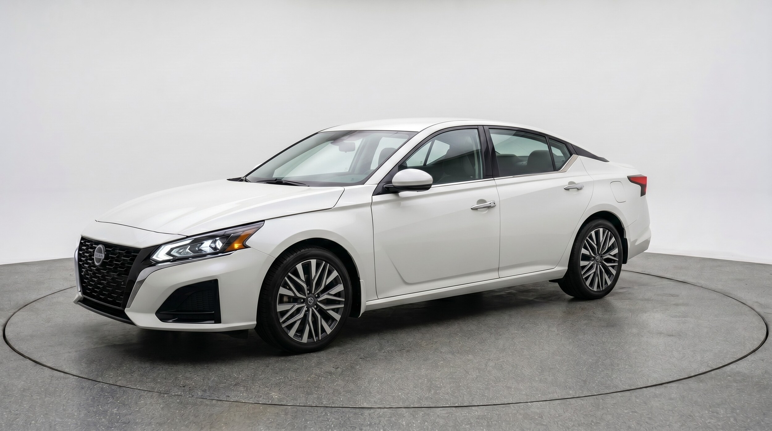 Thumbnail: 2025 Nissan Altima - 3