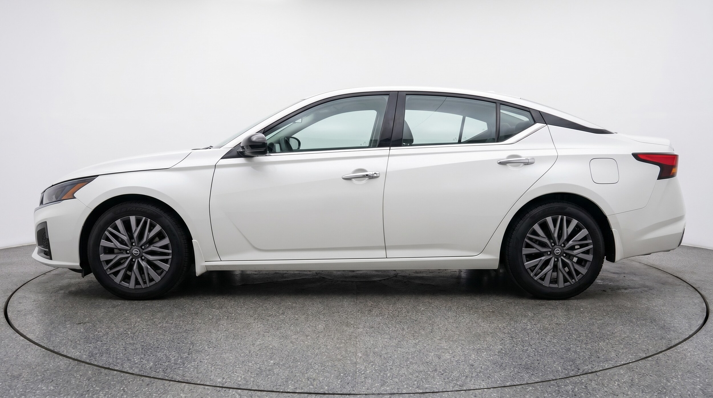 Thumbnail: 2025 Nissan Altima - 4