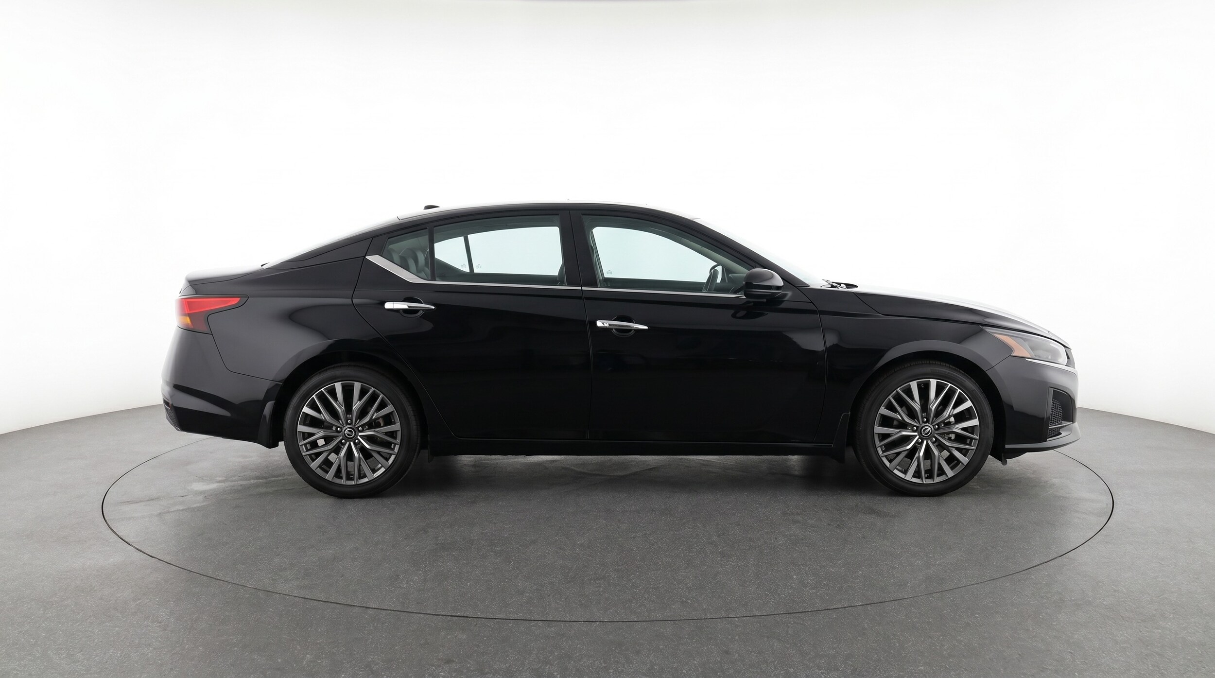 Thumbnail: 2025 Nissan Altima - 8