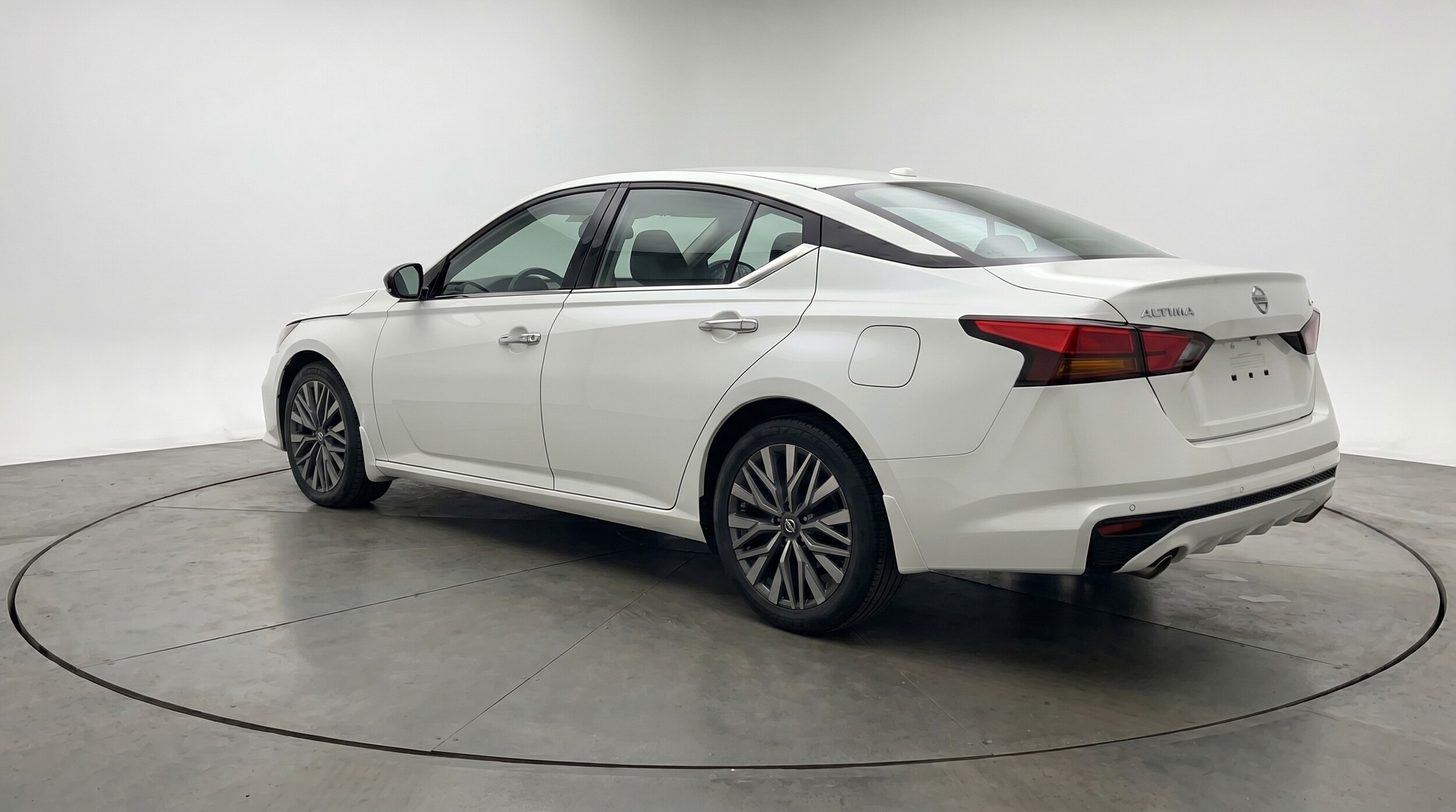 Thumbnail: 2025 Nissan Altima - 5