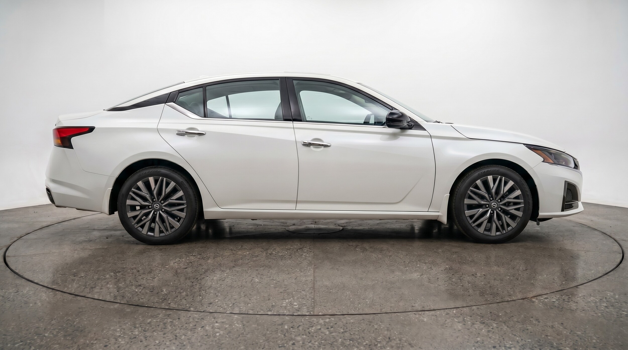 Thumbnail: 2025 Nissan Altima - 8