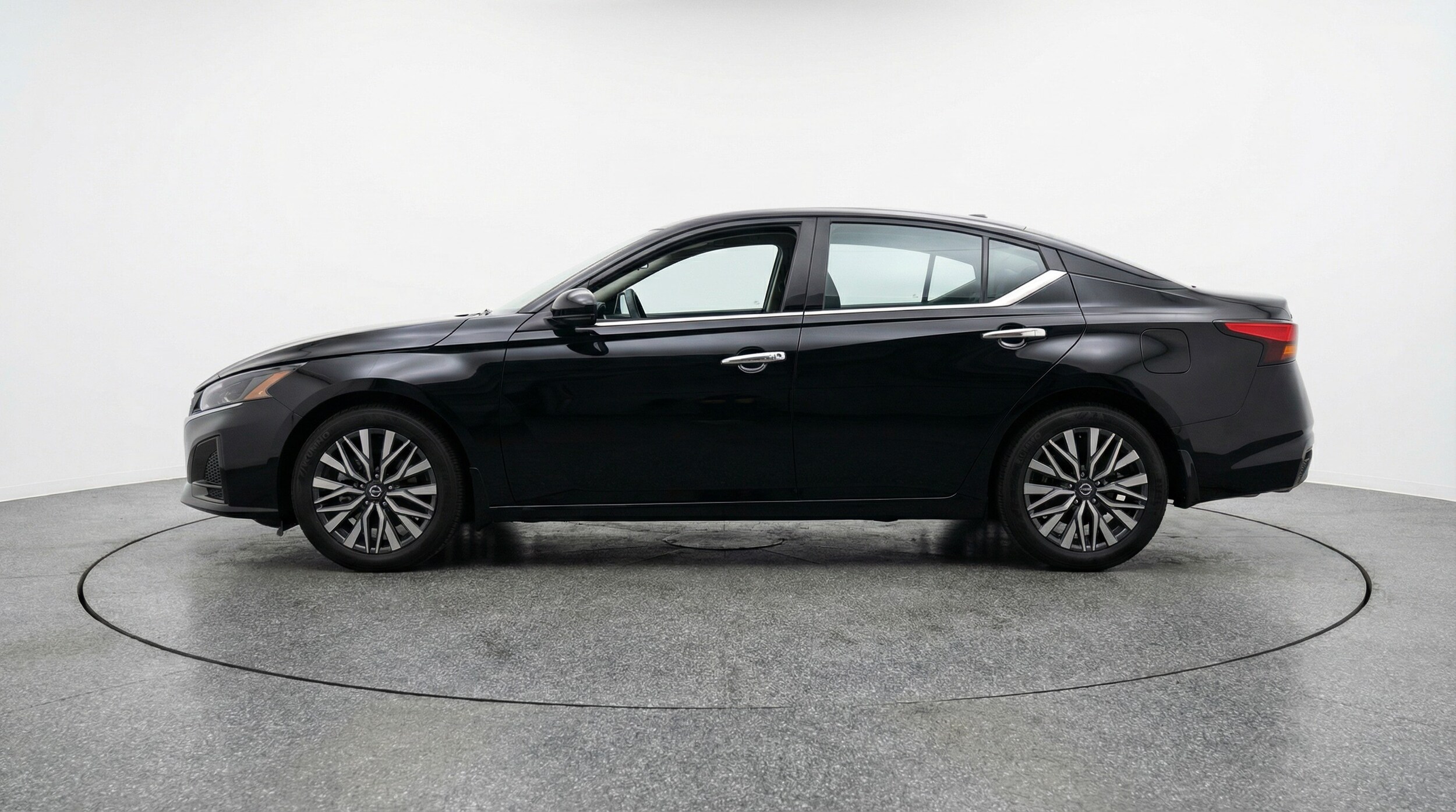 Thumbnail: 2025 Nissan Altima - 4