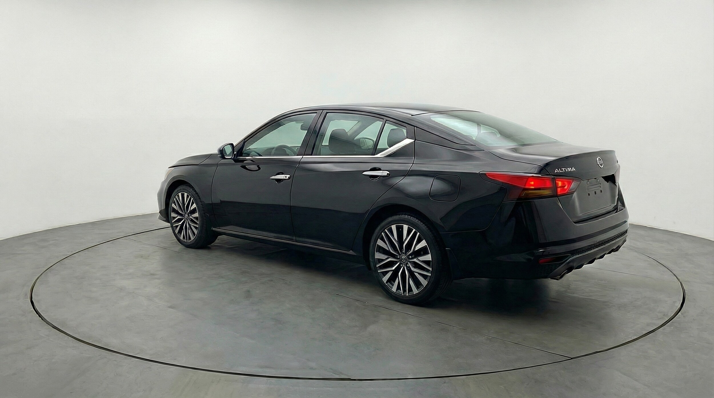Thumbnail: 2025 Nissan Altima - 5