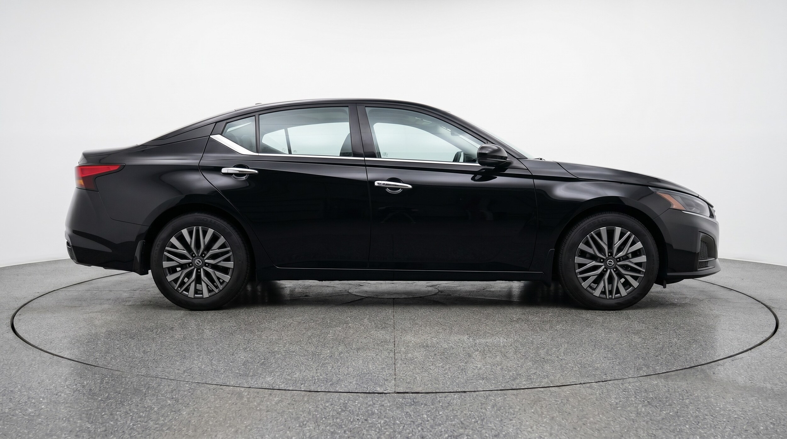 Thumbnail: 2025 Nissan Altima - 8