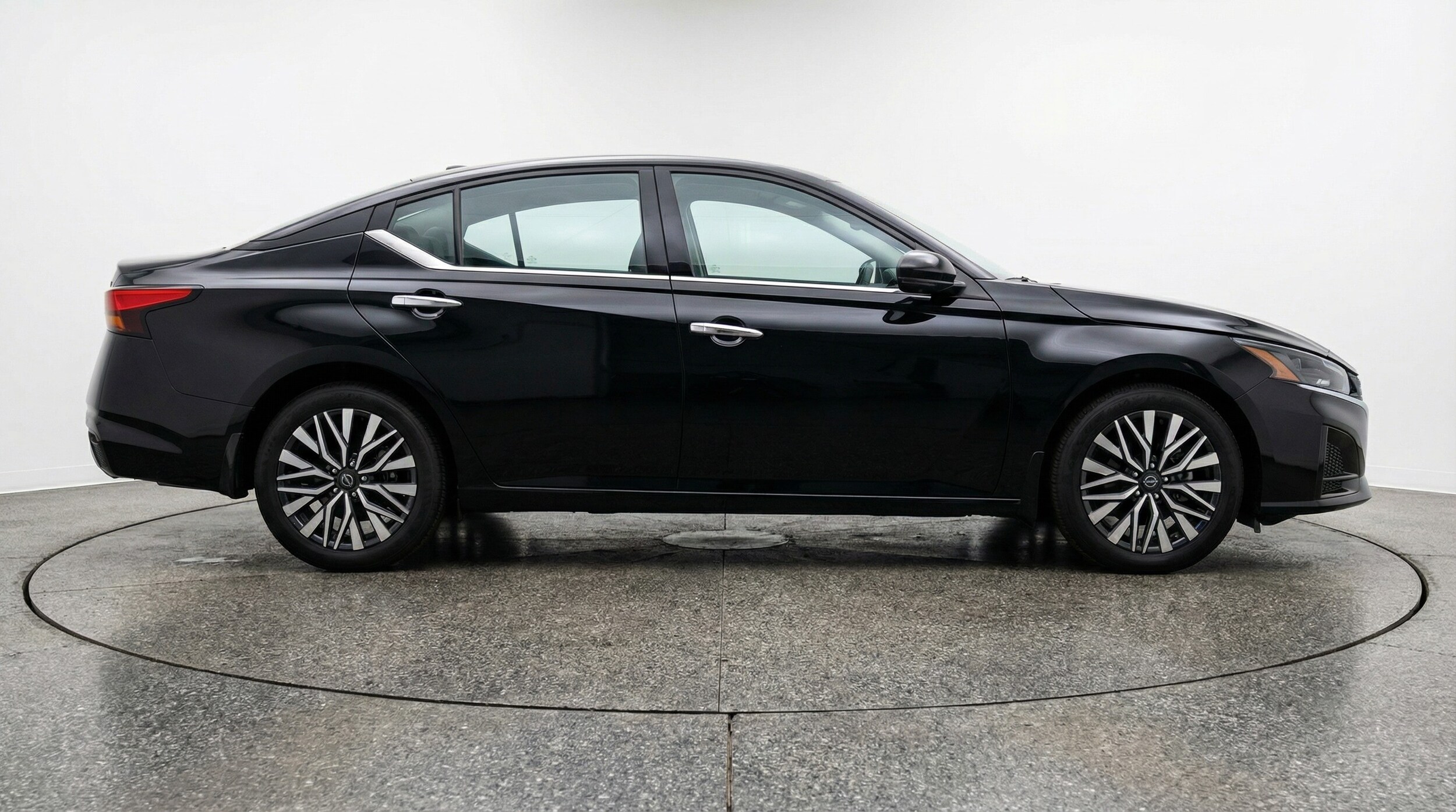 Thumbnail: 2025 Nissan Altima - 8