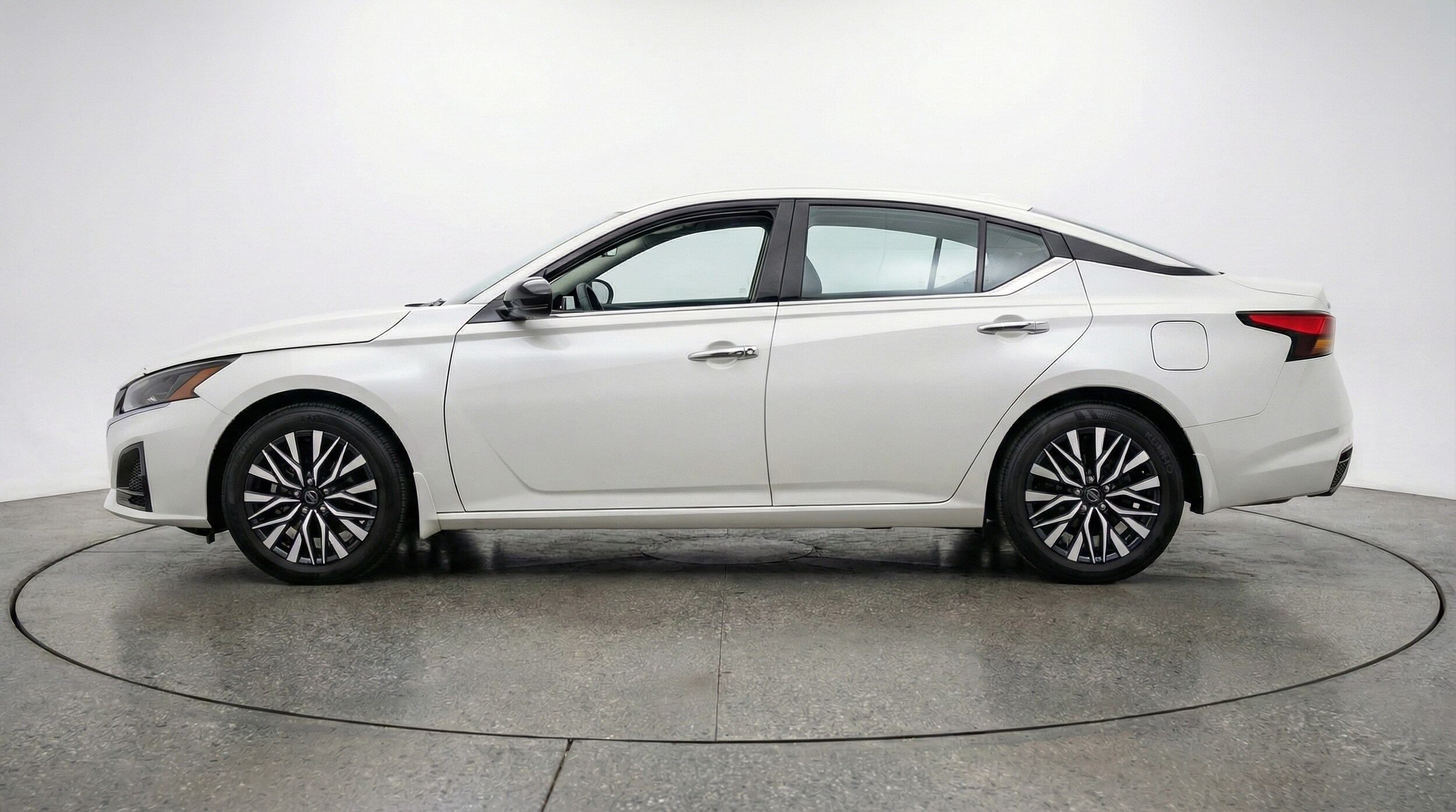 Thumbnail: 2025 Nissan Altima - 4