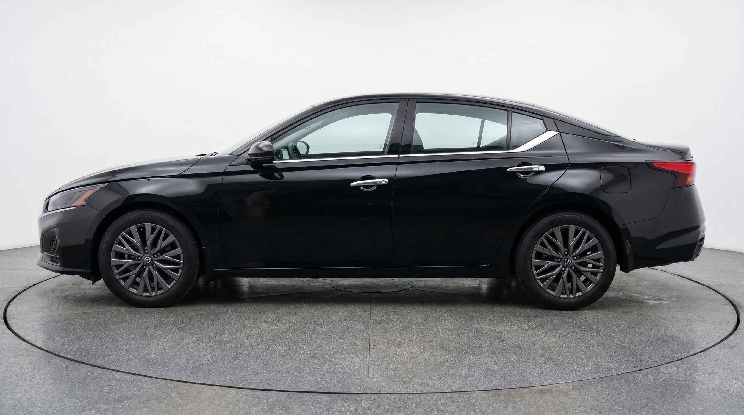 Thumbnail: 2025 Nissan Altima - 4