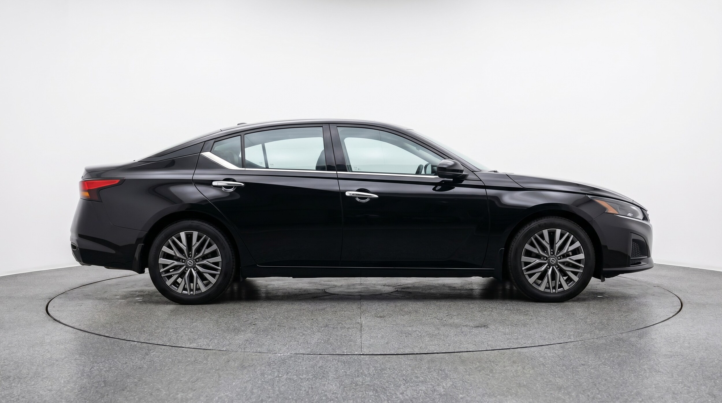 Thumbnail: 2025 Nissan Altima - 8
