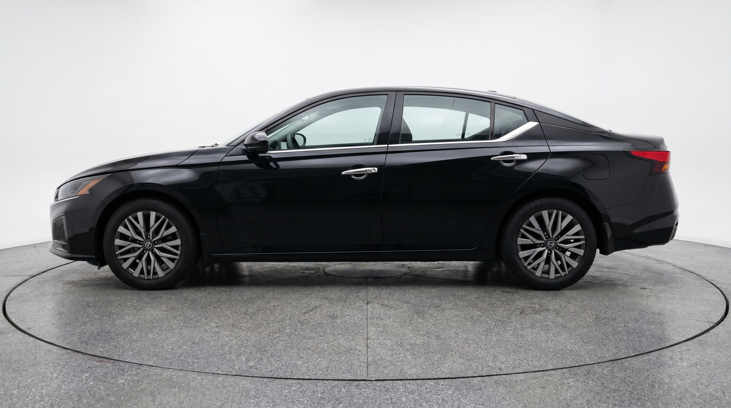 Thumbnail: 2025 Nissan Altima - 4