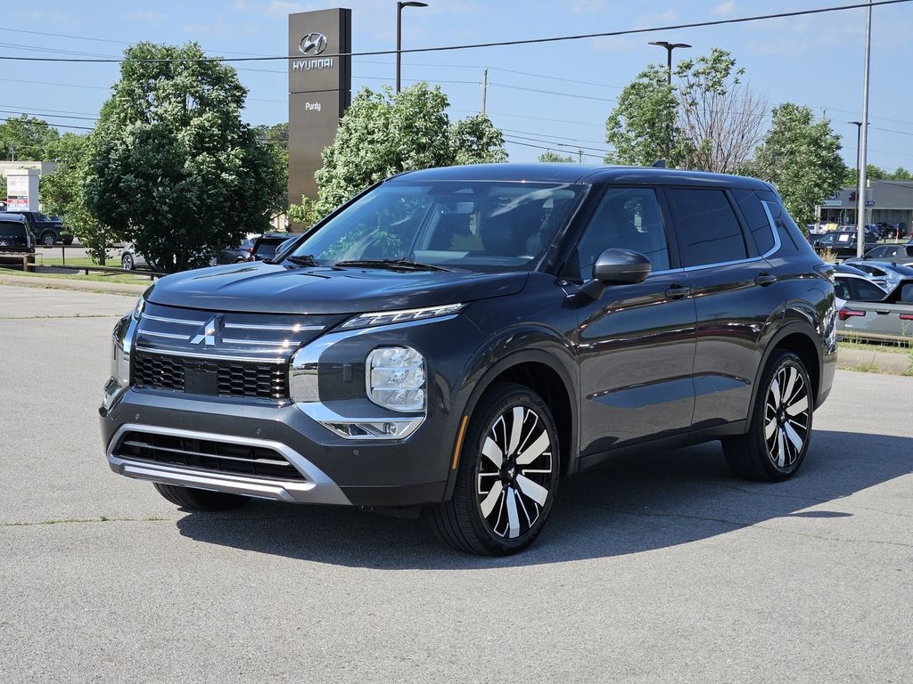 Used 2025 Mitsubishi Outlander SE SUV