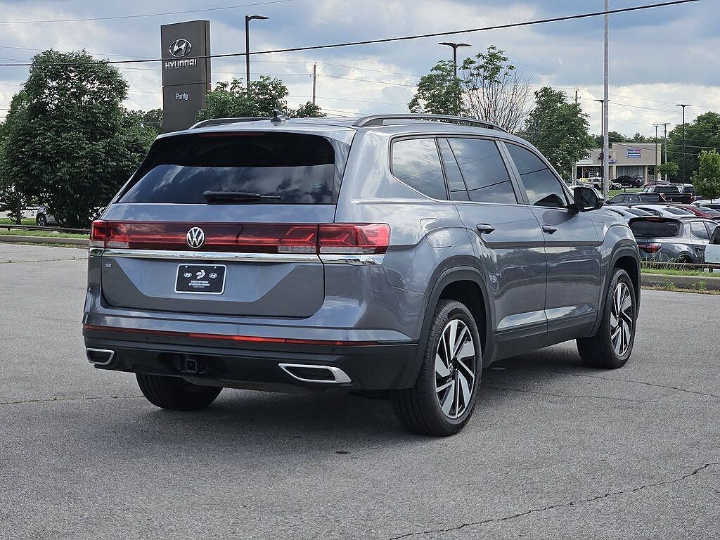 Used 2024 Volkswagen Atlas 2.0T SE w/Technology SUV