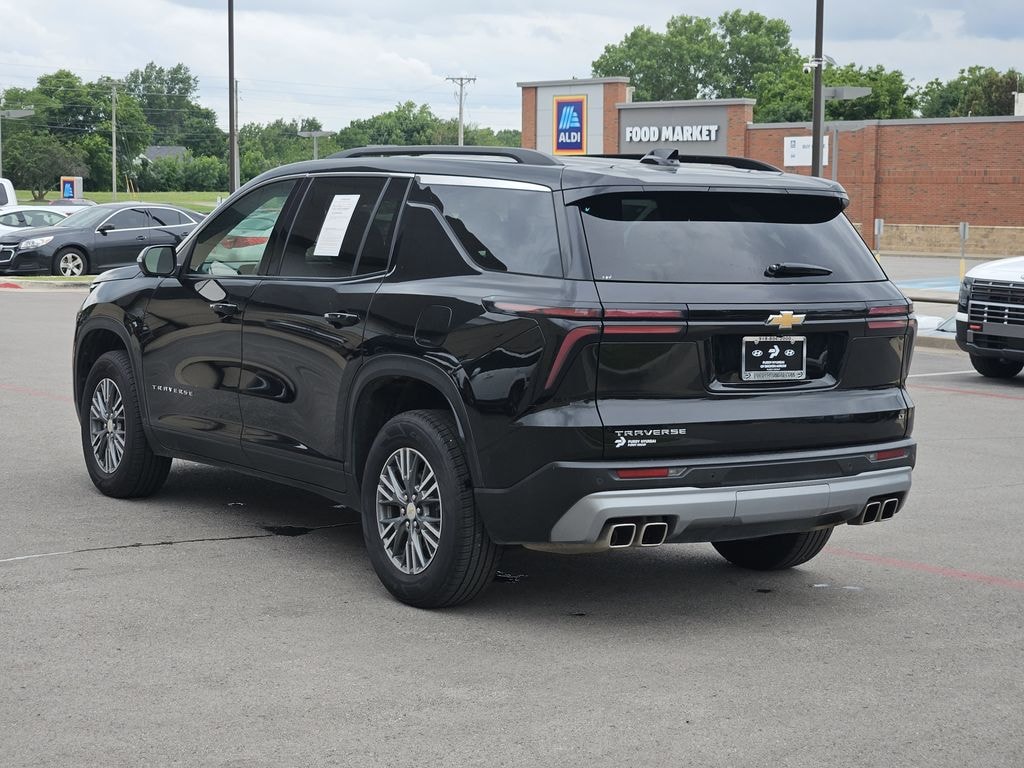 Used 2024 Chevrolet Traverse LT SUV