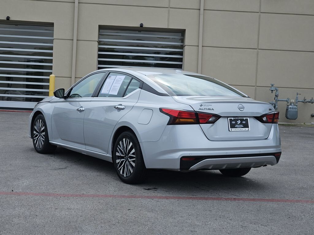 Used 2024 Nissan Altima 2.5 SV Sedan