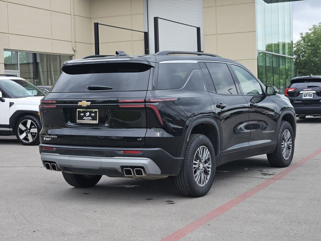 Used 2024 Chevrolet Traverse LT SUV