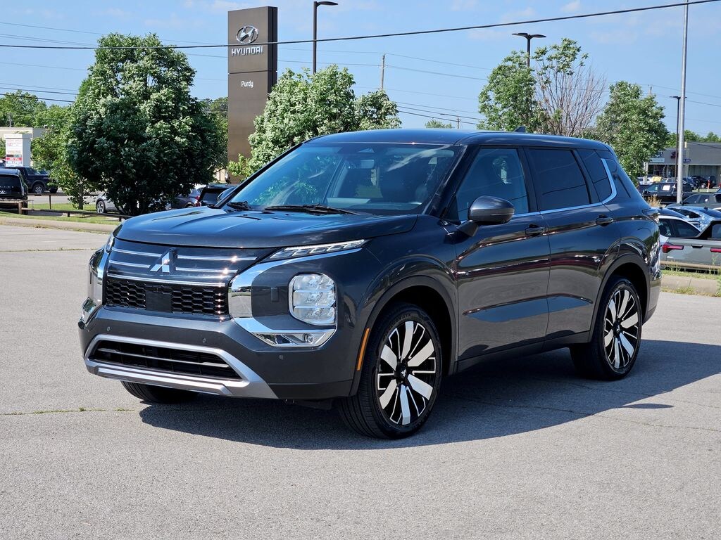 Used 2025 Mitsubishi Outlander SE SUV